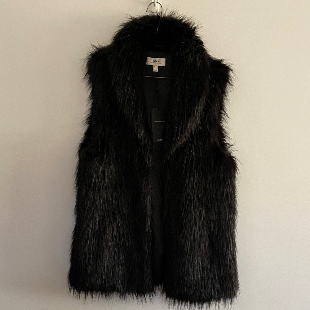 Mexx Black Faux Fur Vest. New size 10 -m NWT